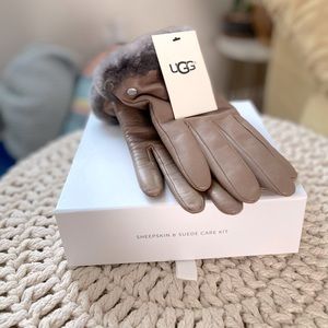 BNWT* UGG LEATHER GLOVES WITH FUR TRIM ❄️